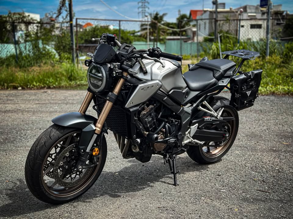Cb650r nhập đôị buổi sáng tinh mơ
