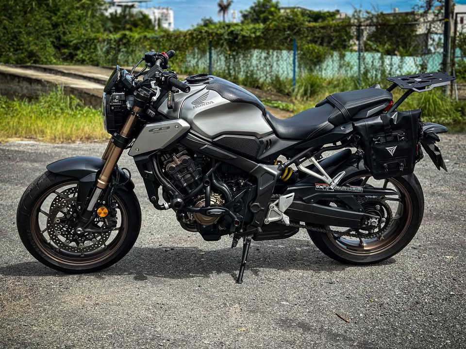 Cb650r nhập đôị buổi sáng tinh mơ