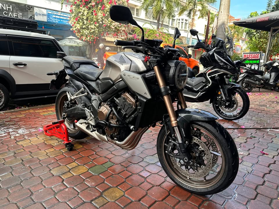 Cb650r Nhập đội ngày nắng đẹp