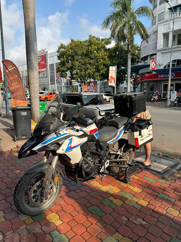 Dậy rửa xe đón ngày mới thôi anh em ơi