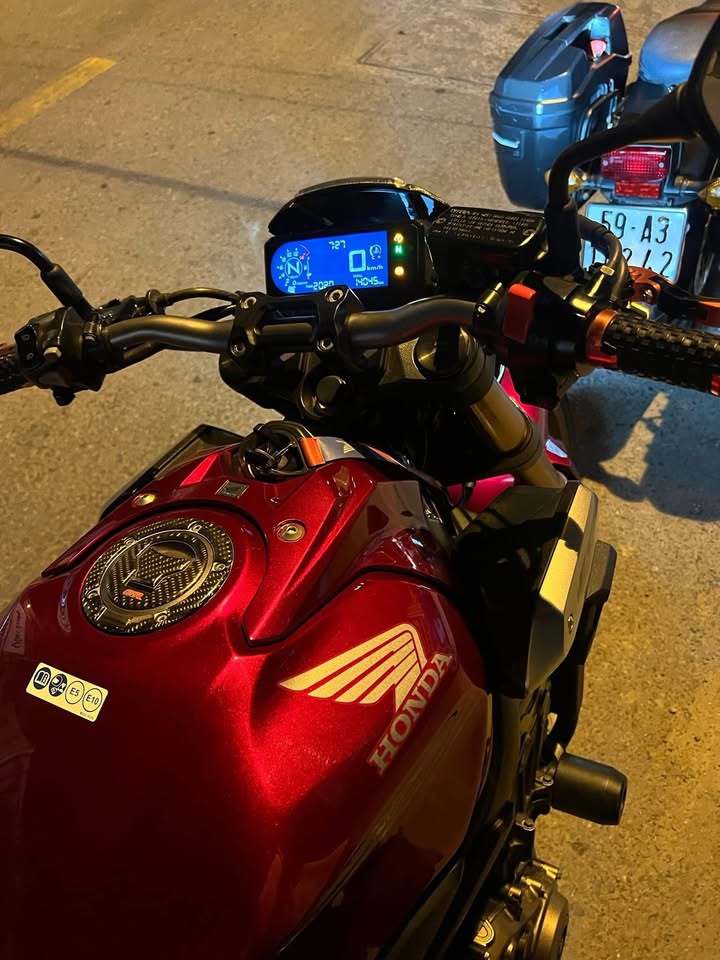 Lâu lắm mới mua lại được màu đỏ 